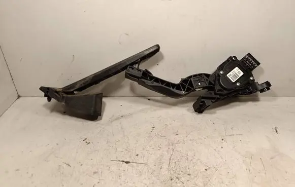 KIA Sorento Accelerator throttle pedal