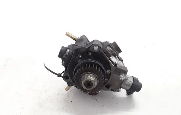 Renault Master III Fuel injection high pressure pump 8201024002