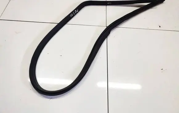 Toyota Yaris Rubber seal front coupe door 