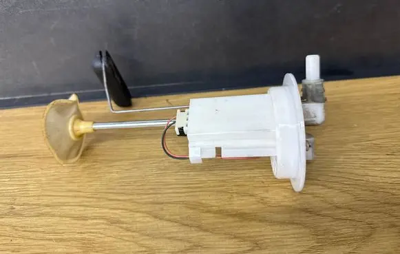 Subaru Forester SH Fuel level sensor 
