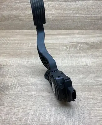 Peugeot 207 Accelerator throttle pedal 9680756880 6PV009083