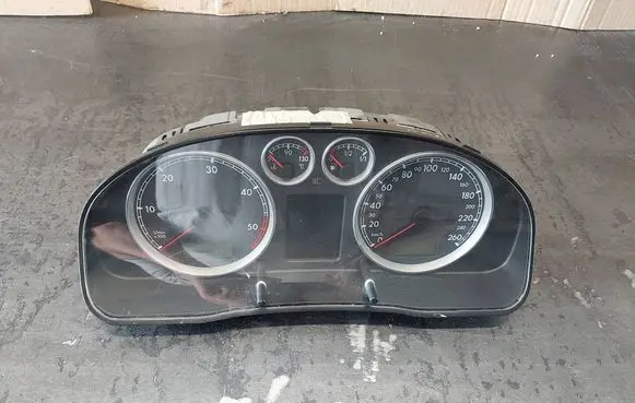 Speedometer (instrument cluster)