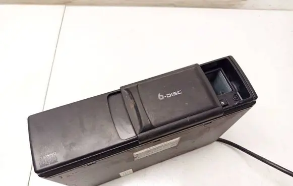 Audi A6 S6 C5 4B CD/DVD changer 4B0035111A