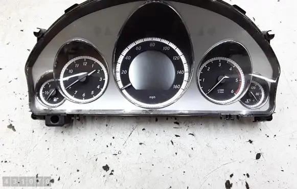 Mercedes-Benz E W211 Speedometer (instrument cluster) A2129005104