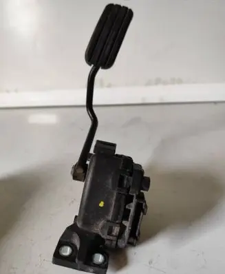 Renault Trafic II (X83) Accelerator throttle pedal 6PV00811914 7700313060