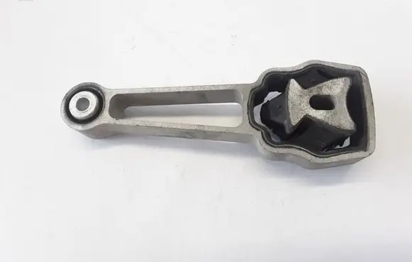 Volvo XC60 Engine mount bracket