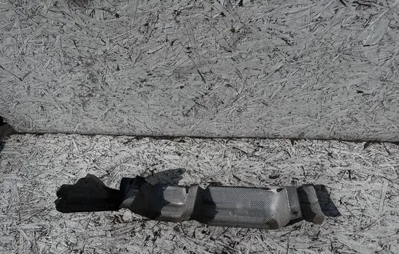 Exhaust heat shield