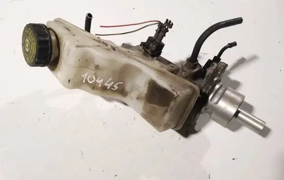 Toyota Avensis T250 Master brake cylinder 25113479