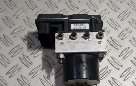 Skoda Fabia Mk2 (5J) ABS Pump 6R0614117F 0265232276 0911682341