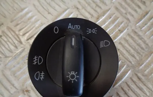 Volkswagen Golf VI Light switch 1K0941431BM