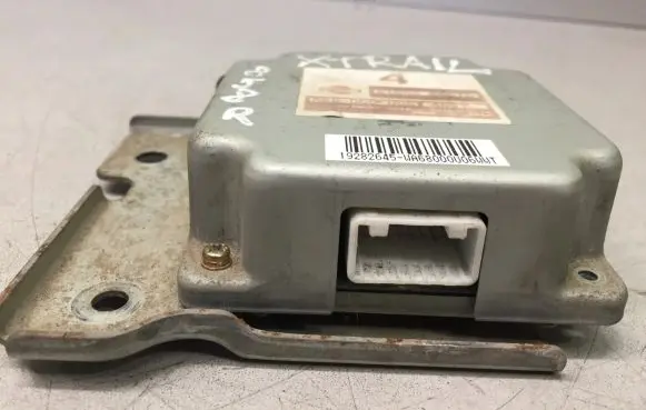 Nissan X-Trail T30 Torque split ecu control unit/module 41650EQ070 A68000U06