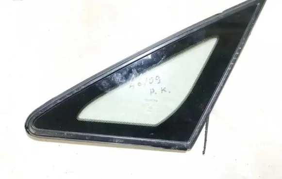 Toyota Avensis Verso Front triangle window/glass 