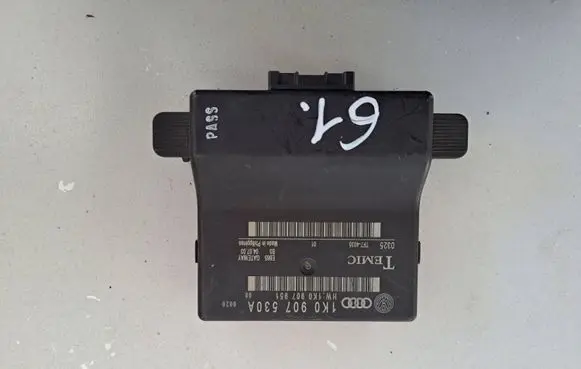 Volkswagen PASSAT B7 Gateway control module 1K0907530A 1K0907951