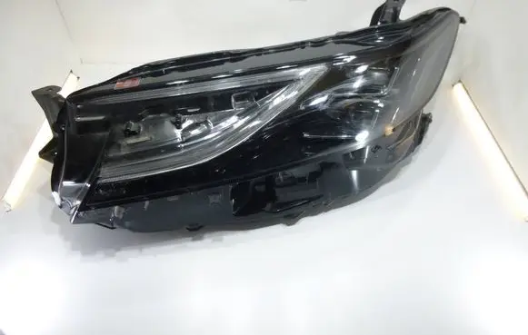Toyota Camry IX XV80 Headlight/headlamp 33293