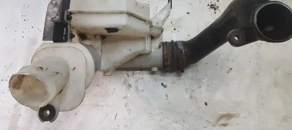 Intake resonator