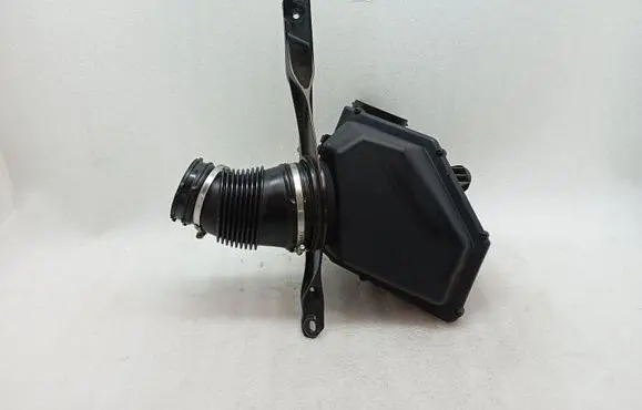 BMW M8 F93 Gran Coupe Air filter box LP233100 AD785237904