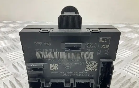 Volkswagen PASSAT B8 Door control unit/module 5Q0959593E