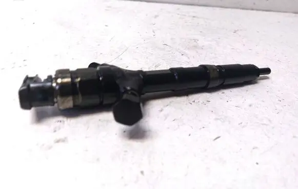 Toyota Corolla Verso AR10 Fuel injector 236700G010
