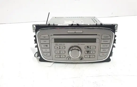 Ford Focus Radio/GPS head unit trim 8M5T-18C815-AB