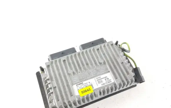 Peugeot 406 Engine control unit/module 9639944380 8200038888 S118057507B