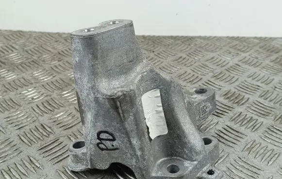 Jeep Grand Cherokee WL Engine mounting bracket 68375850AA
