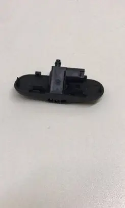 Windshield washer spray nozzle