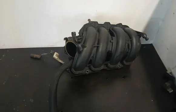 Peugeot 308 Intake manifold V752817280