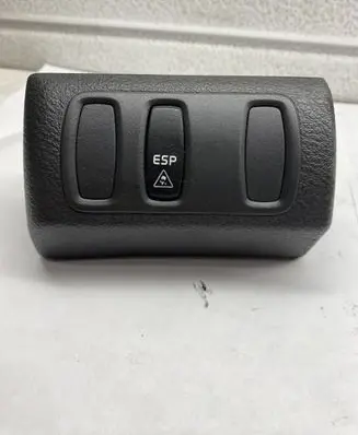 Traction control (ASR) switch