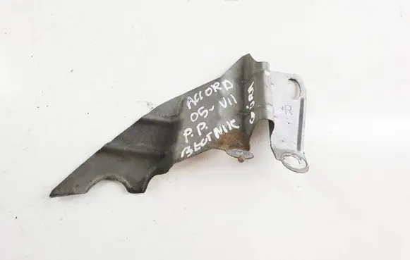 Honda Accord Fender mounting bracket
