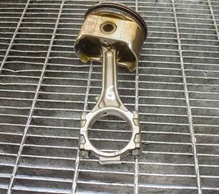 Ford Mustang V Piston 3L2Z6200BA 6L2Z6100A