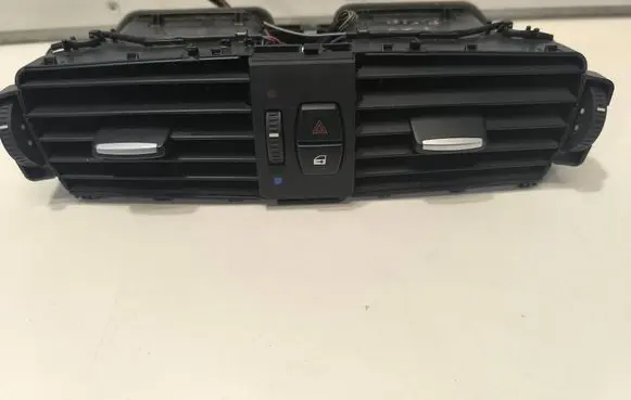 BMW X3 F25 Dash center air vent grill 9184742 9184743 17238711