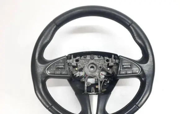 Infiniti Q50 Steering wheel