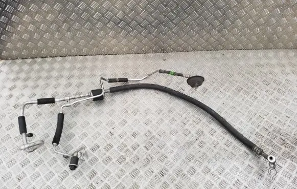 Volkswagen PASSAT B4 Air conditioning (A/C) pipe/hose