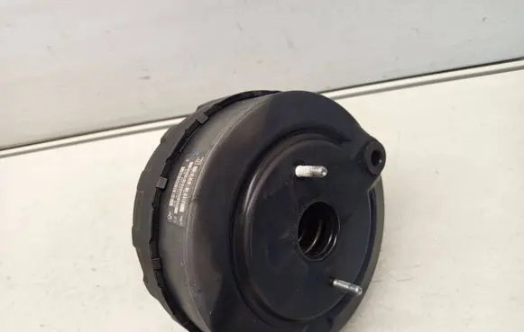 BMW 1 E81 E87 Brake booster 6759450