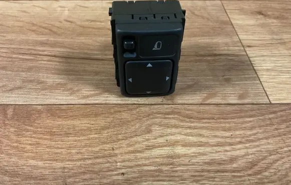 Nissan Micra Wing mirror switch 030402