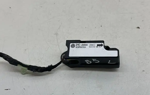 Volkswagen PASSAT B5 Airbag deployment crash/impact sensor IJ0909606N