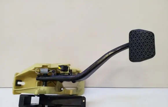 BMW 7 F01 F02 F03 F04 Brake pedal 6782665 14416710 11346A