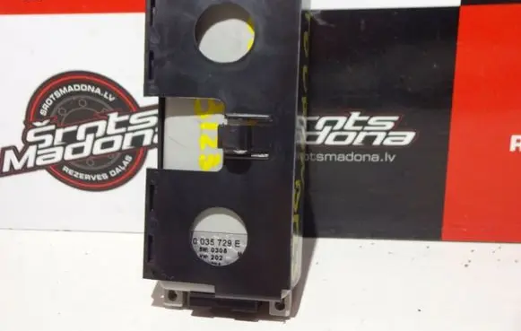 Volkswagen Touran I Phone control unit/module 1K0035729E