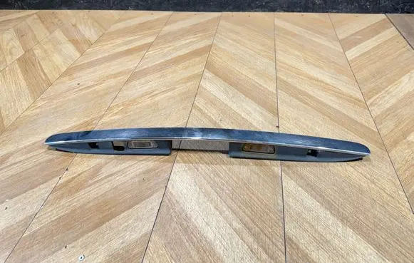 Mercedes-Benz ML W164 Trunk door license plate light bar 1647400893 SP5775