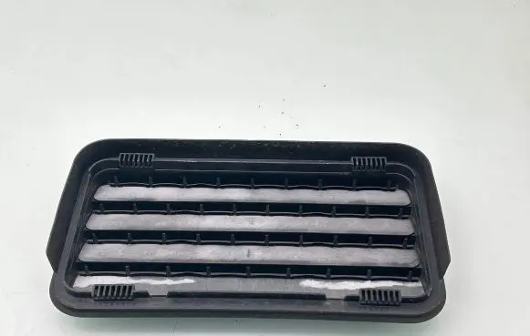 Nissan Navara D23 Quarter panel pressure vent 768044JG0D