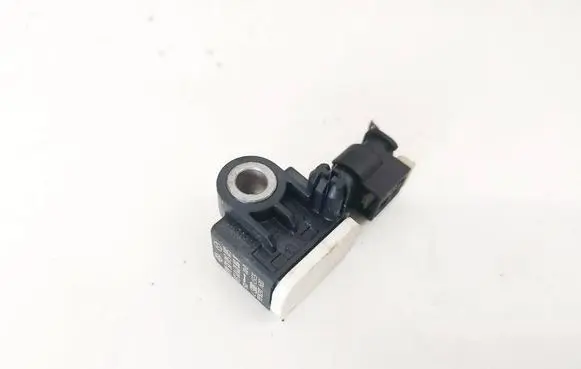 Mercedes-Benz A W176 Airbag deployment crash/impact sensor A1668210151 56054085AA