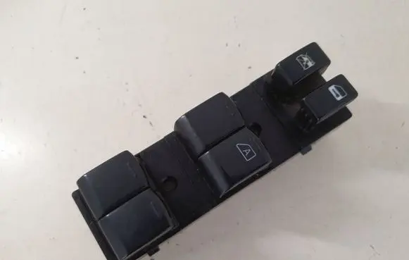 Nissan X-Trail T31 Electric window control switch 25401JH100