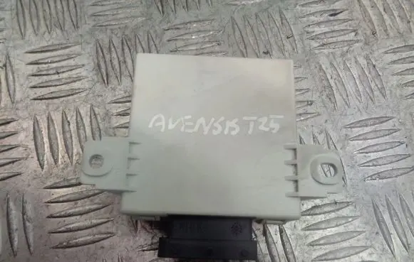Toyota Avensis T250 Window wiper relay 150.696