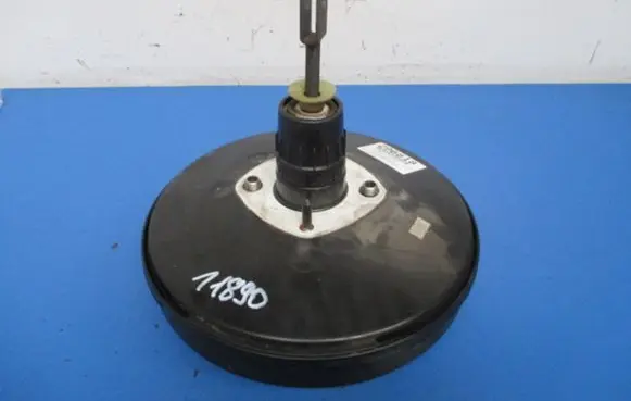 Renault Megane II Brake booster