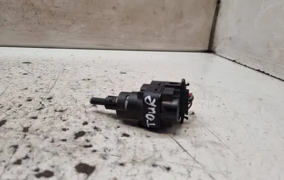 Volkswagen Touran I Brake pedal sensor switch 6Q0945511