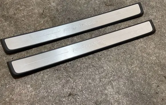 Volvo XC40 Front sill trim cover 32132599
