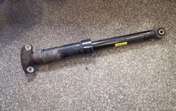 Buick Encore I Rear shock absorber/damper 95271437 6J081