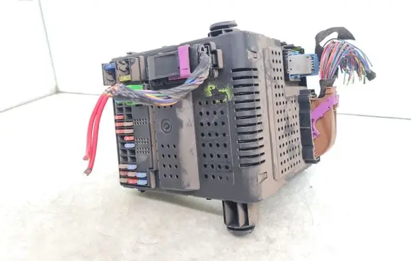 Volvo XC70 Fuse module 30786889