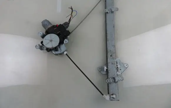 Front door window regulator with motor