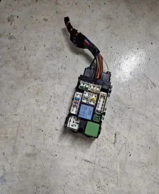 Peugeot 508 Fuse module 9665492680